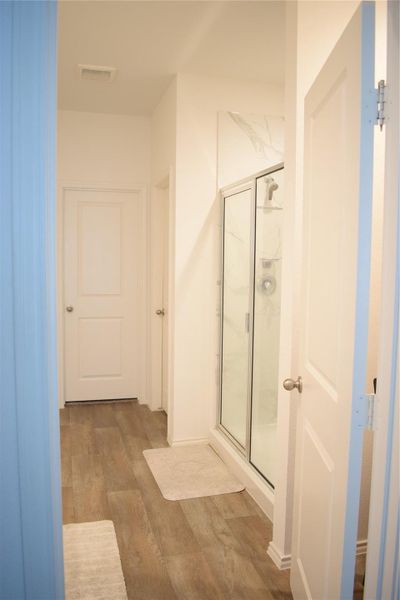 Spacious, unfurnished interior of a new home in Bryan Grove, Rosenberg (Image 26). Spacious, unfurnished interior of a new home in Bryan Grove, Rosenberg (Image 26).