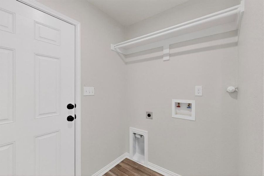 Spacious, unfurnished interior of a new home in , Dallas (Image 20).