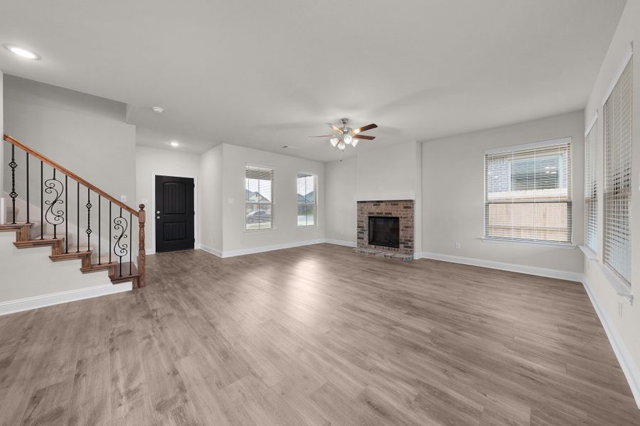 Spacious, unfurnished interior of a new home in Summerwood, Red Oak (Image 22).