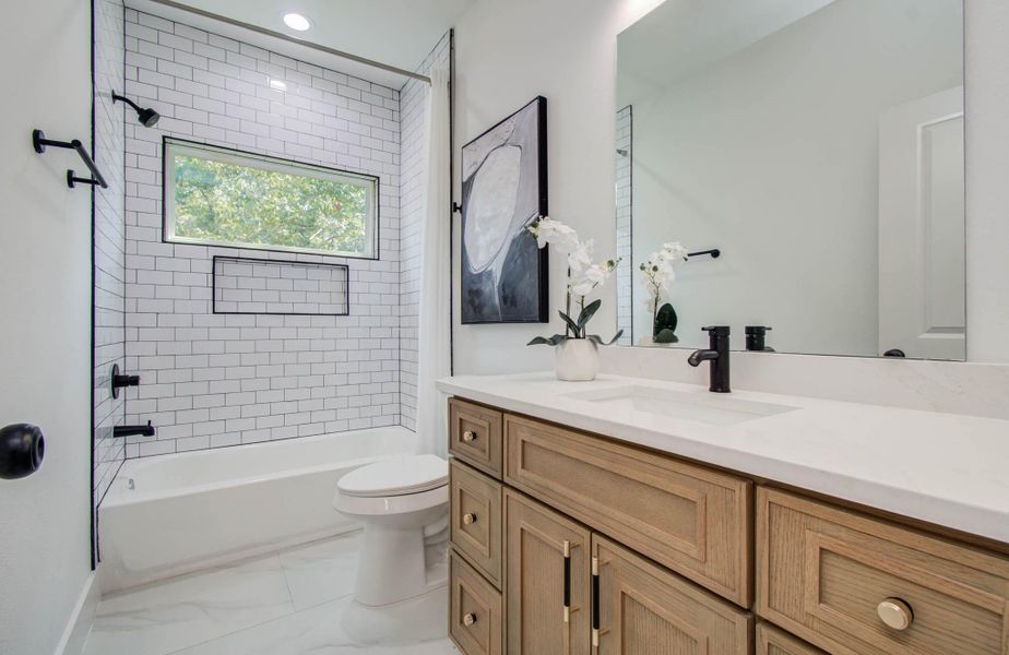 Full bathroom Full bathroom