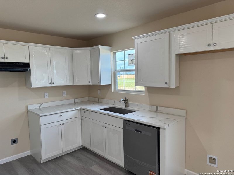 Spacious, unfurnished interior of a new home in , Natalia (Image 7).