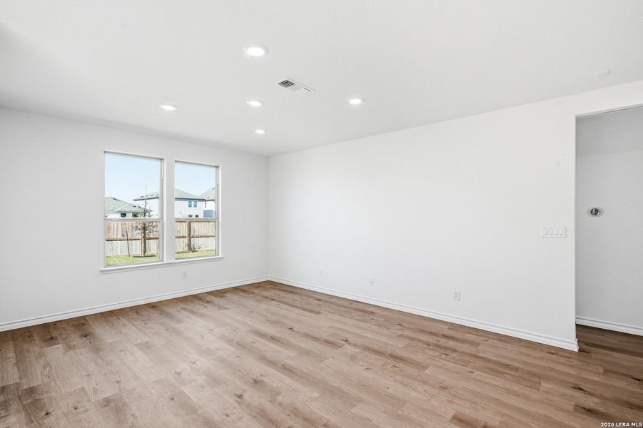 Spacious, unfurnished interior of a new home in Dove Song, Marion (Image 16).