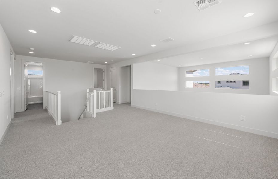 Spacious, unfurnished interior of a new home in Upper Canyon, Phoenix (Image 31). Spacious, unfurnished interior of a new home in Upper Canyon, Phoenix (Image 31).