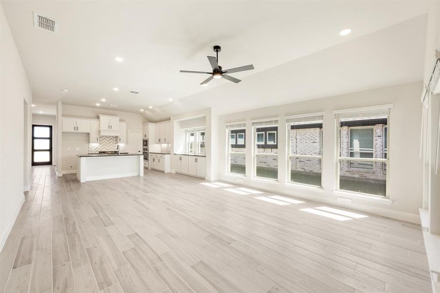 Spacious, unfurnished interior of a new home in Devonshire Classic 50-55, Forney (Image 31). Spacious, unfurnished interior of a new home in Devonshire Classic 50-55, Forney (Image 31).