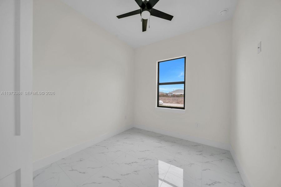 Spacious, unfurnished interior of a new home in , Lehigh Acres (Image 26).