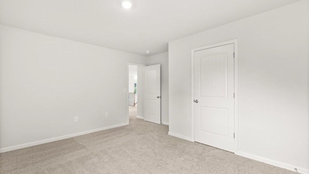 Spacious, unfurnished interior of a new home in Haven Abbey, Cumming (Image 27).