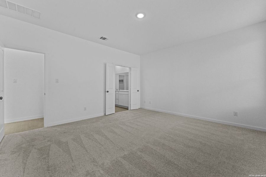 Spacious, unfurnished interior of a new home in Grace Valley, Marion (Image 18).