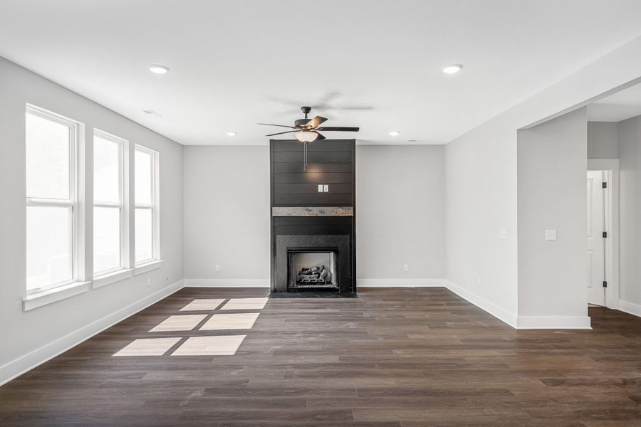 Spacious, unfurnished interior of a new home in Calista Farms, White House (Image 21).
