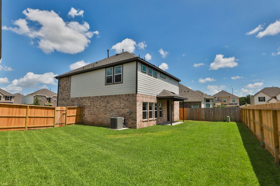 Representative exterior details of a home built from the Enclave Series - Maui by DRB Homes in Dauer Ranch, New Braunfels (Image 4).