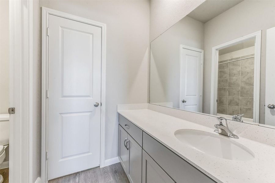 Furnished interior view inside a new home in Sunrise Cove, Texas City (Image 12).