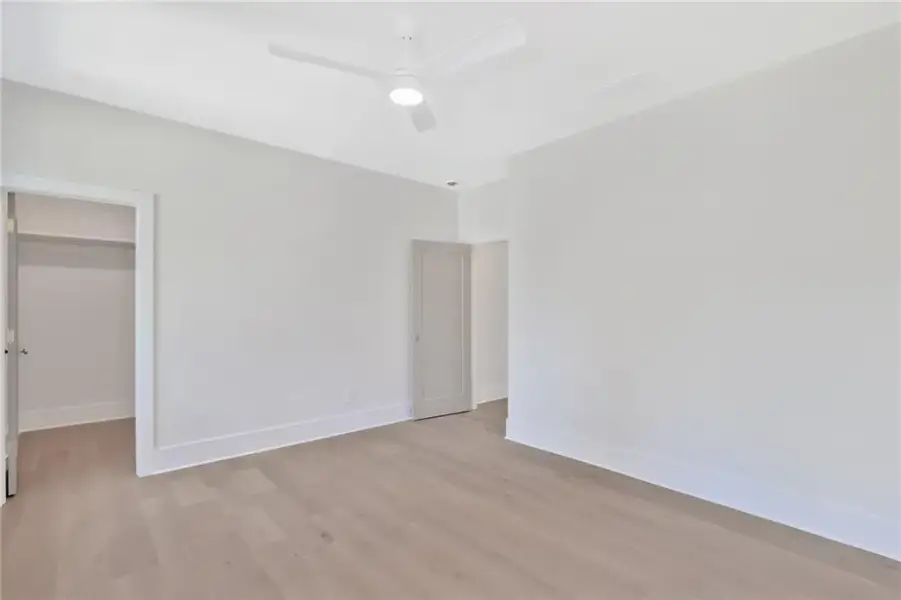 Spacious, unfurnished interior of a new home in , Atlanta (Image 24).