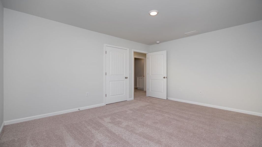 Spacious, unfurnished interior of a new home in Cedar Hill Landing, Navassa (Image 33).
