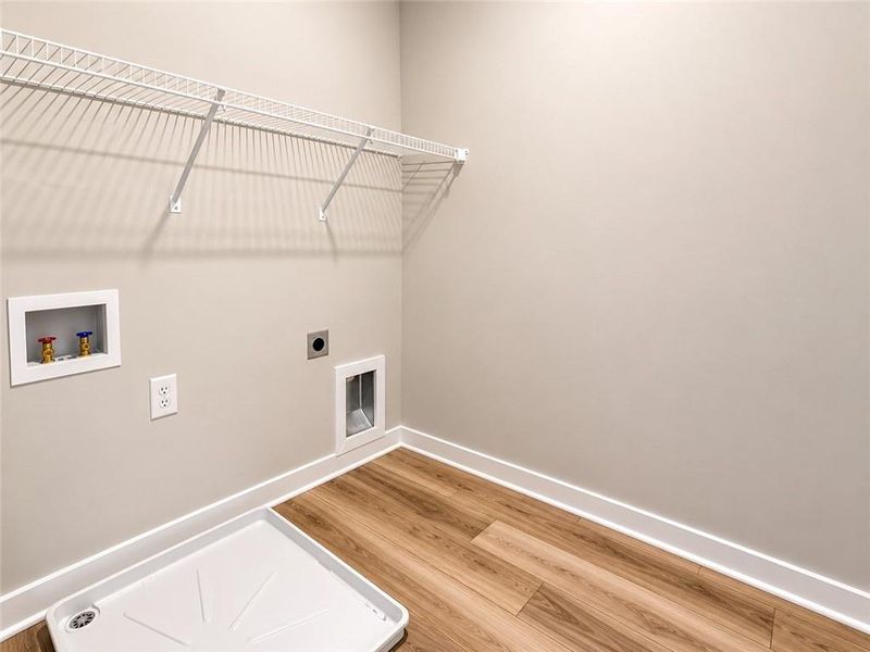 Spacious, unfurnished interior of a new home in Ponderosa Farms Estates, Gainesville (Image 27).