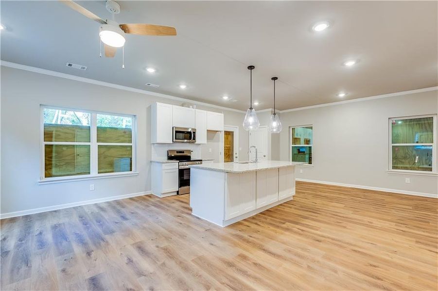 Spacious, unfurnished interior of a new home in , Atlanta (Image 11).