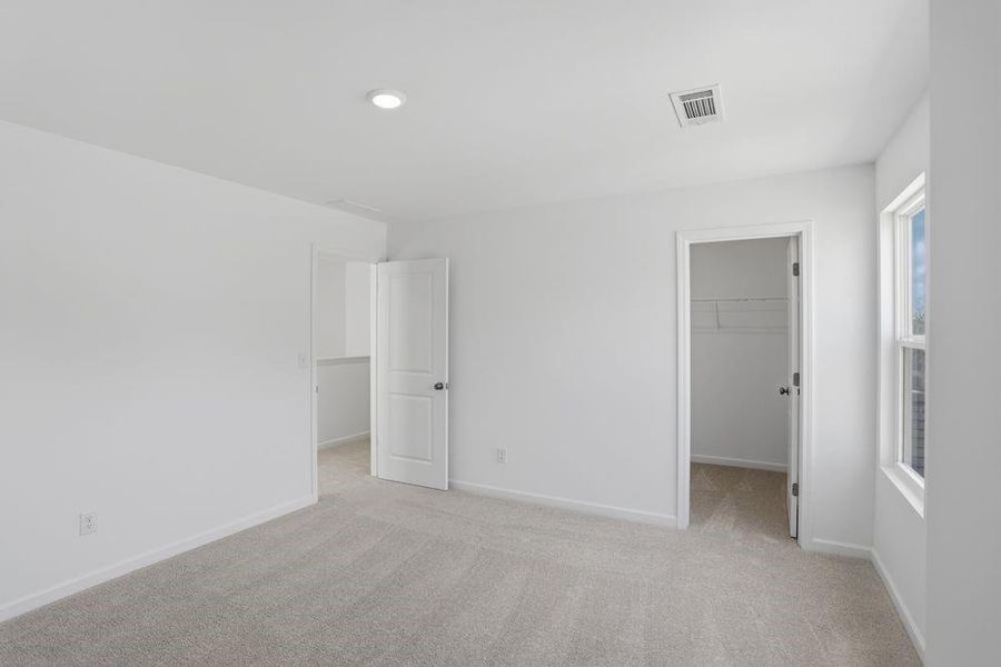 Spacious, unfurnished interior of a new home in Falls Creek, Flowery Branch (Image 22).