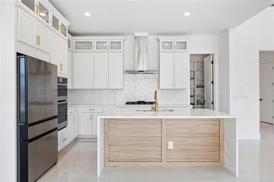 Furnished interior view inside a new home in , Montverde (Image 51).