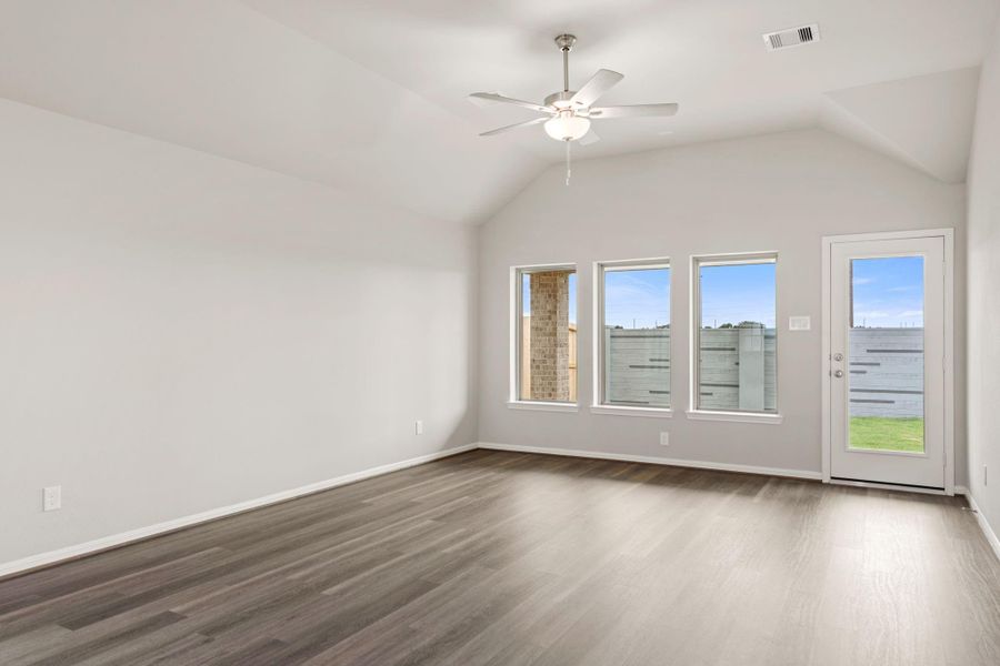 Spacious, unfurnished interior of a new home in Jubilee, Hockley (Image 25).