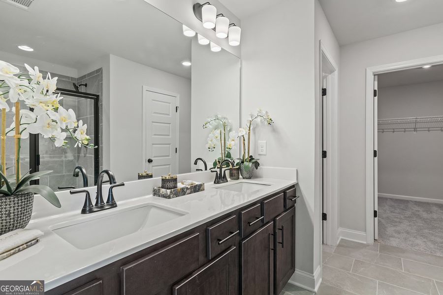 Furnished interior view inside a new home in Ponderosa Farms Manor, Gainesville (Image 56).