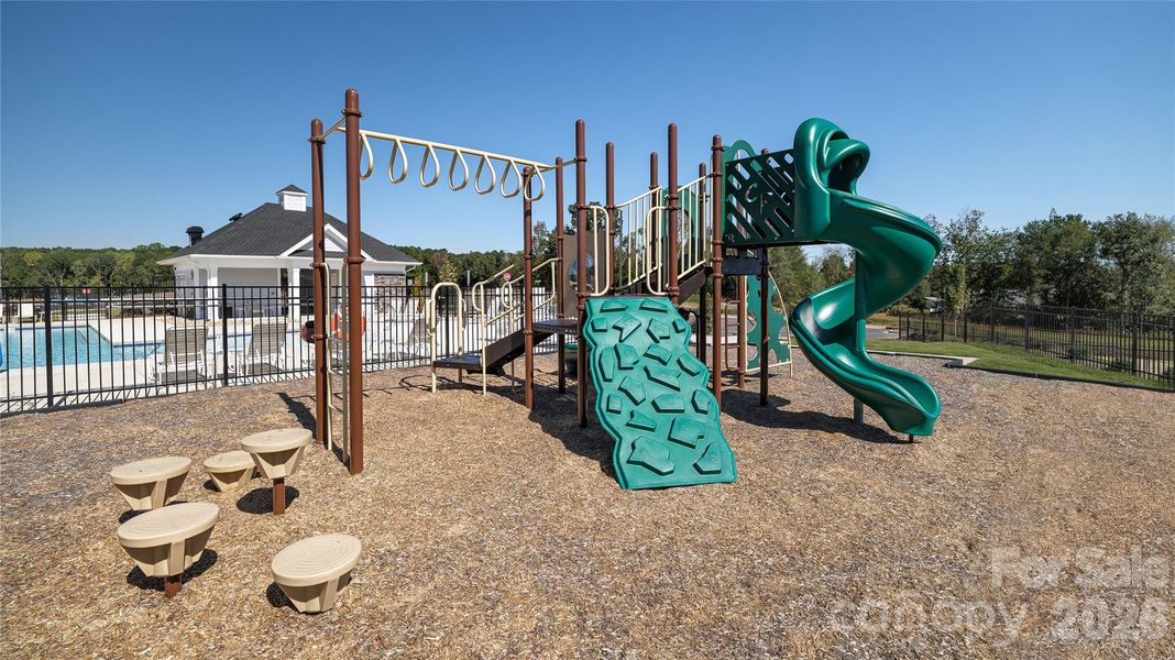 Community amenities in Cardinal Creek, Charlotte (Image 31).