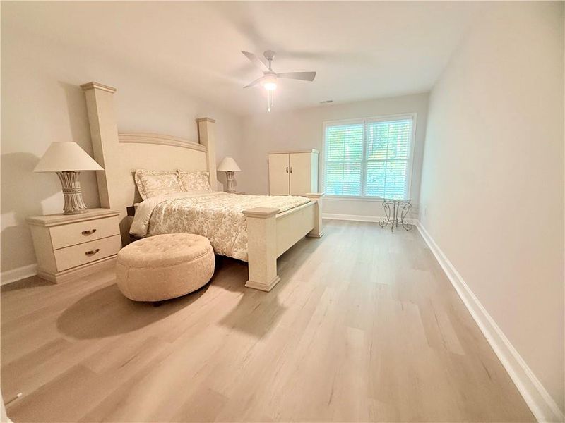 Furnished interior view inside a new home in , Kennesaw (Image 9).