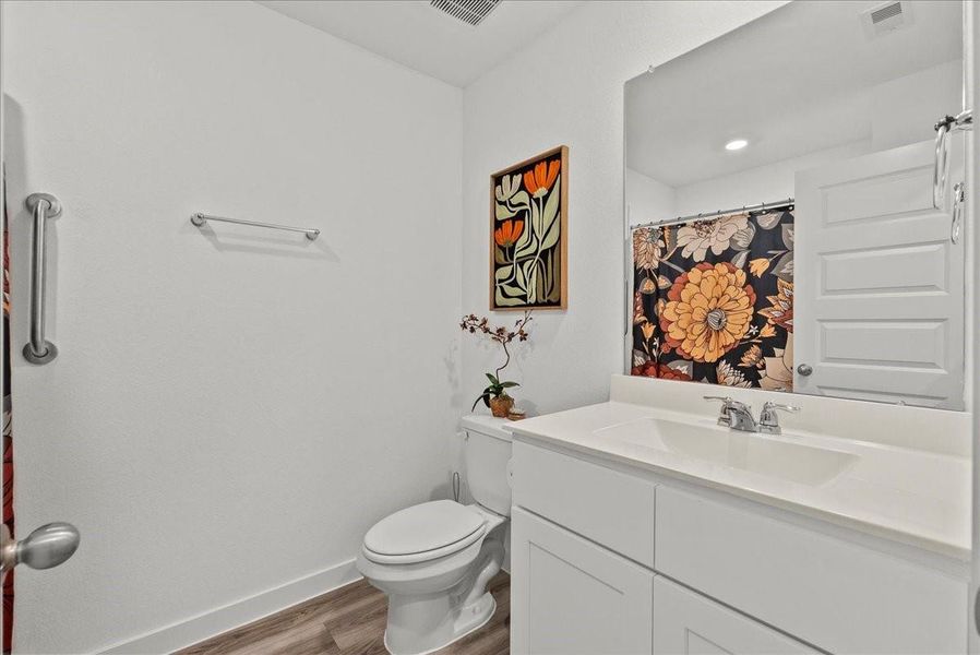 Furnished interior view inside a new home in Central Park, Texas City (Image 13).