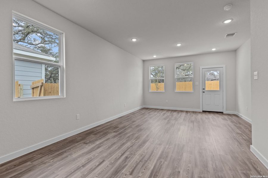 Spacious, unfurnished interior of a new home in Mesa Vista, San Antonio (Image 12). Spacious, unfurnished interior of a new home in Mesa Vista, San Antonio (Image 12).