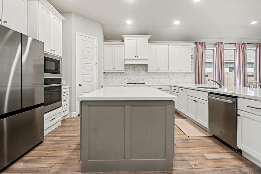 Furnished interior view inside a new home in Riceland 50', Mont Belvieu (Image 19). Furnished interior view inside a new home in Riceland 50', Mont Belvieu (Image 19).