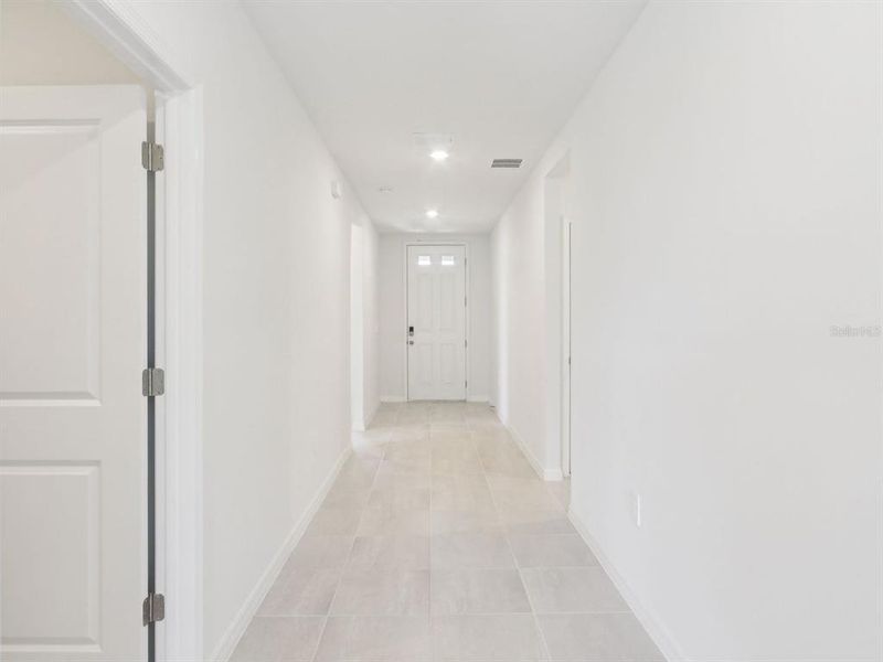 Spacious, unfurnished interior of a new home in The Reserve at Van Oaks, Auburndale (Image 15).