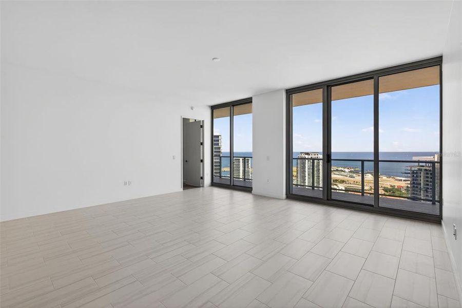 Spacious, unfurnished interior of a new home in , St. Petersburg (Image 25). Spacious, unfurnished interior of a new home in , St. Petersburg (Image 25).