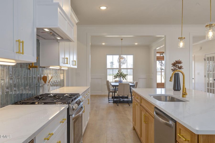 13-web-or-mls-Roombiance13