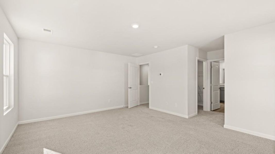 Spacious, unfurnished interior of a new home in Fairway 17 at Mirror Lake, Villa Rica (Image 21).