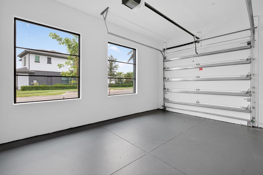 Spacious, unfurnished interior of a new home in , Palm Beach Gardens (Image 19).
