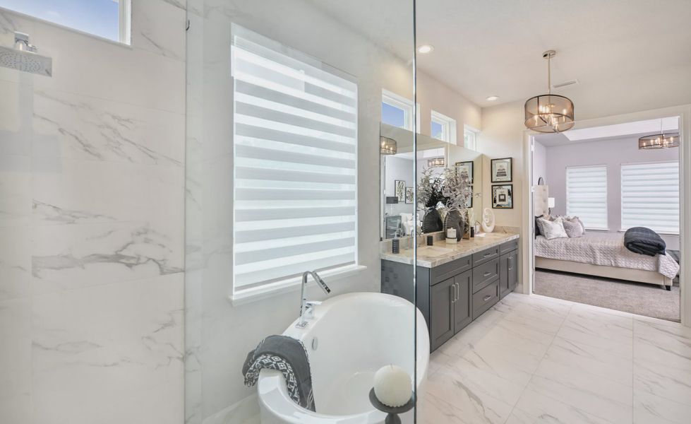 Furnished interior view inside a new home in Plantation Bay, Ormond Beach (Image 27).