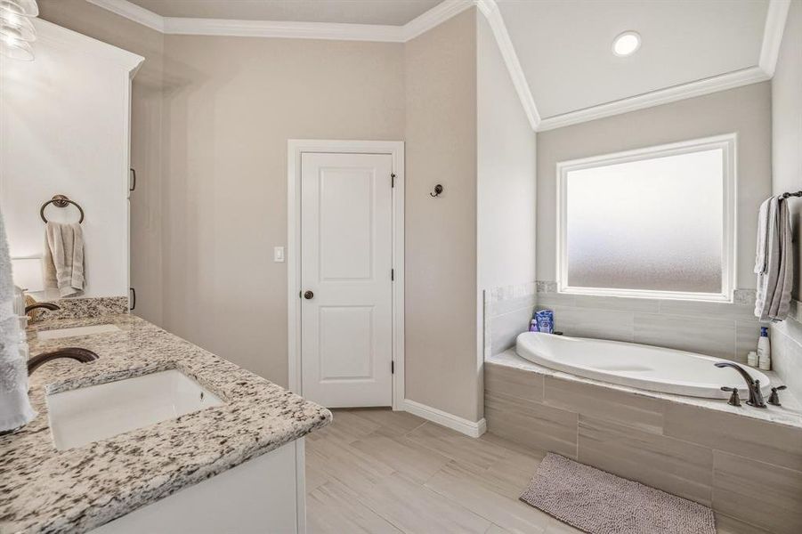 Furnished interior view inside a new home in , Tolar (Image 23). Furnished interior view inside a new home in , Tolar (Image 23).