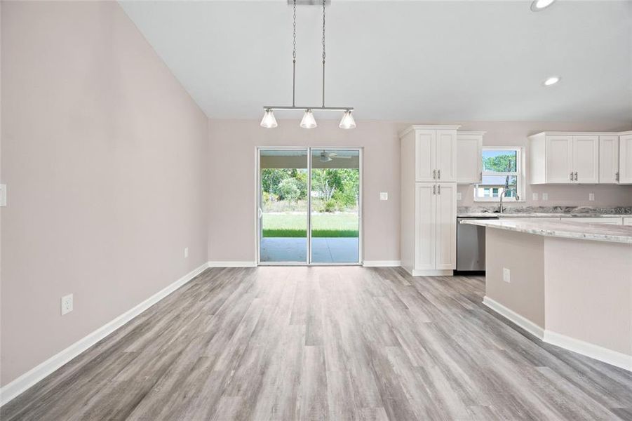 Spacious, unfurnished interior of a new home in , Citrus Springs (Image 16).