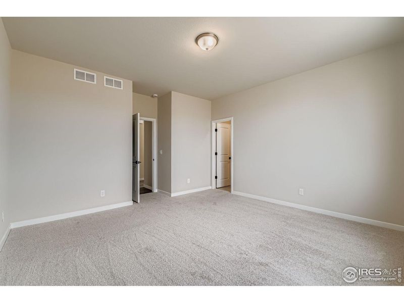 Spacious, unfurnished interior of a new home in Hidden Creek, Frederick (Image 37).
