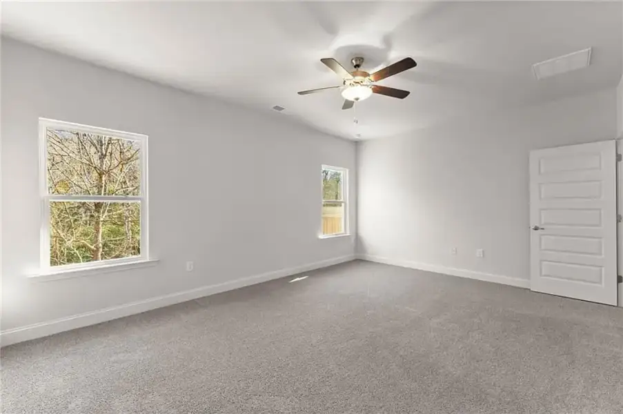 Representative unfurnished interior of a home built from the 1709 by Adams Homes in Ham Farm, La Grange (Image 31).