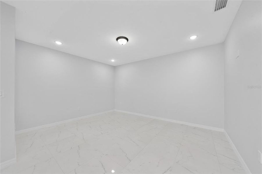 Spacious, unfurnished interior of a new home in , Eustis (Image 22).