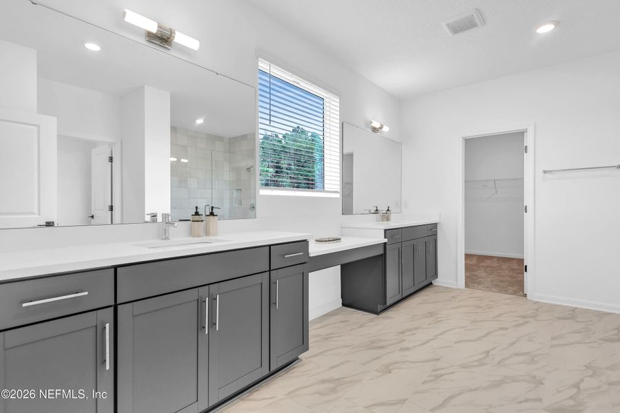 Furnished interior view inside a new home in , Middleburg (Image 22).