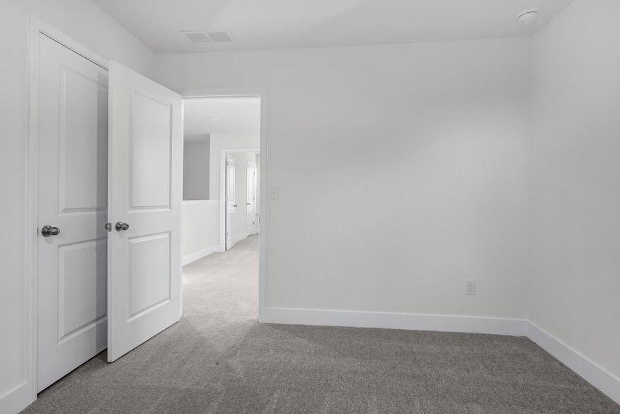 Spacious, unfurnished interior of a new home in Shadow Creek, Jackson (Image 18).