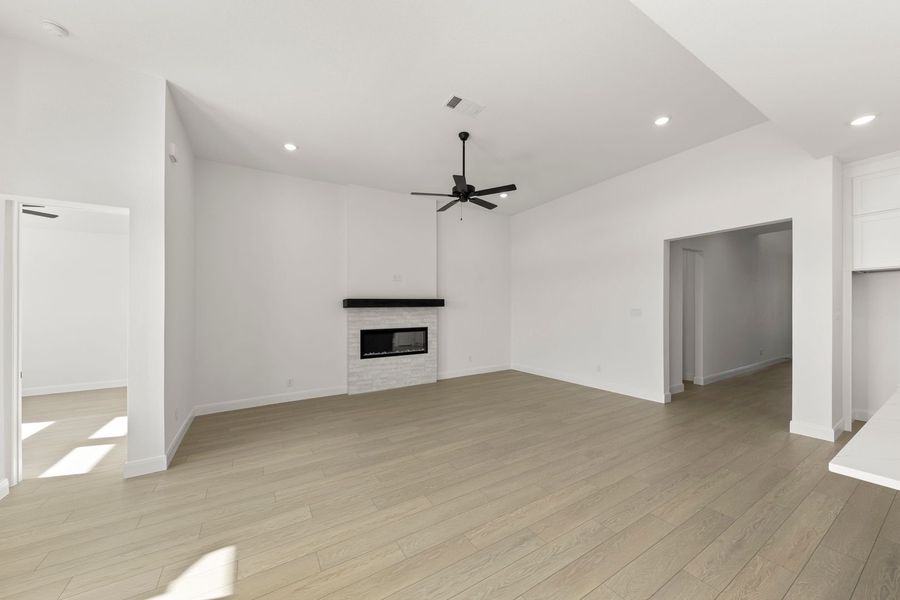 Spacious, unfurnished interior of a new home in Lily Creek at Sutton Fields, Aubrey (Image 22). Spacious, unfurnished interior of a new home in Lily Creek at Sutton Fields, Aubrey (Image 22).