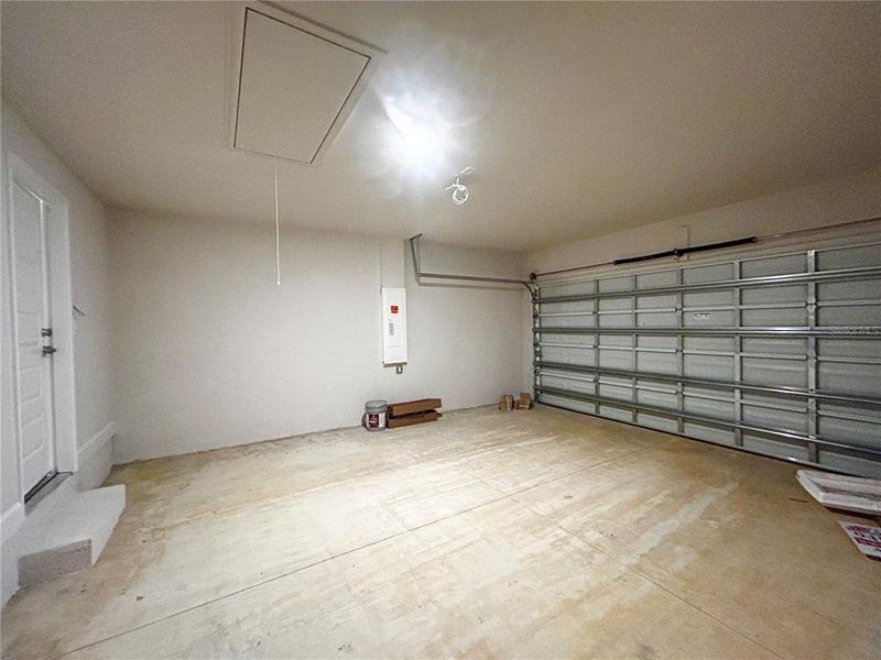 Spacious, unfurnished interior of a new home in Port Charlotte, Punta Gorda (Image 13).