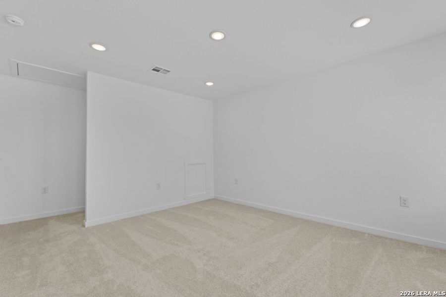 Spacious, unfurnished interior of a new home in Stone Garden, San Antonio (Image 34). Spacious, unfurnished interior of a new home in Stone Garden, San Antonio (Image 34).