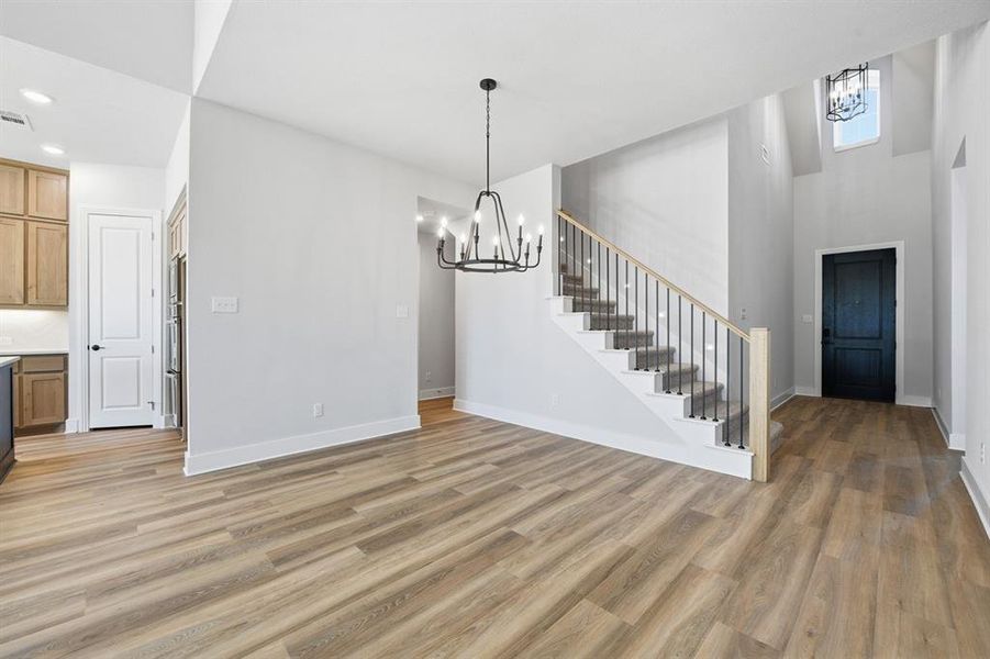 Spacious, unfurnished interior of a new home in Wildridge, Oak Point (Image 17).