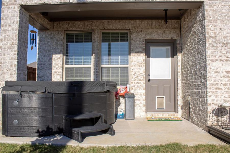 Exterior details and patio area of a home in , Mansfield (Image 3).