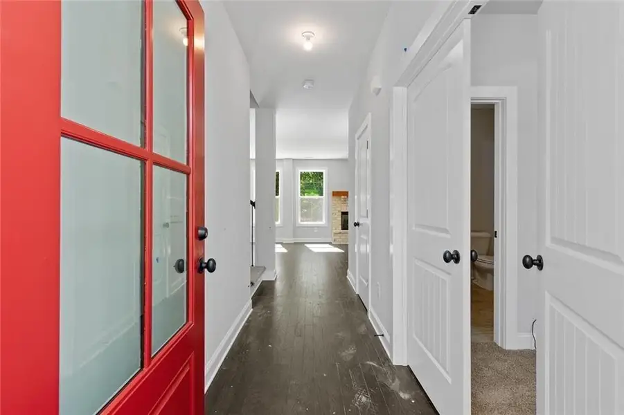 Spacious, unfurnished interior of a new home in , Dallas (Image 5).