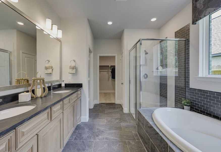 Homesite 0108 Primary Bath - Staged - 15 of 24