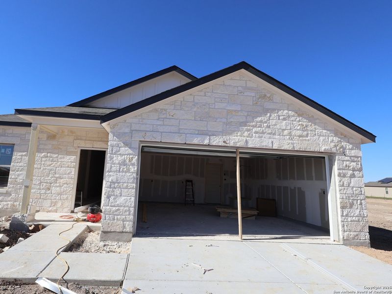 In-progress construction of a new home in Cinco Lakes, San Antonio, TX (Image 25).