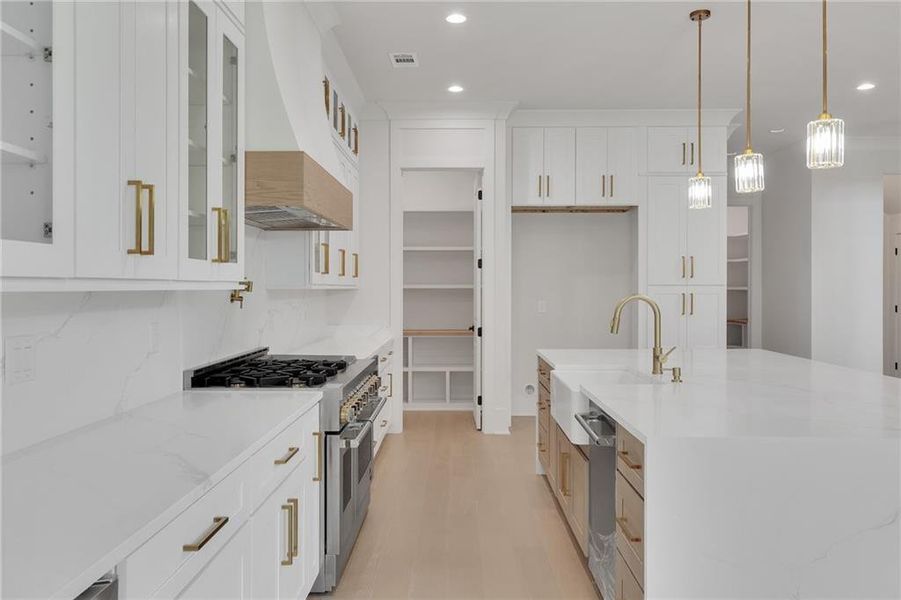 Furnished interior view inside a new home in , Grayson (Image 17).