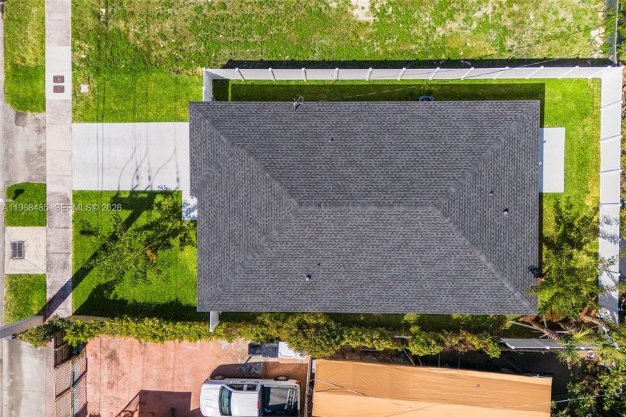 Exterior details and patio area of a home in , Fort Lauderdale (Image 18).